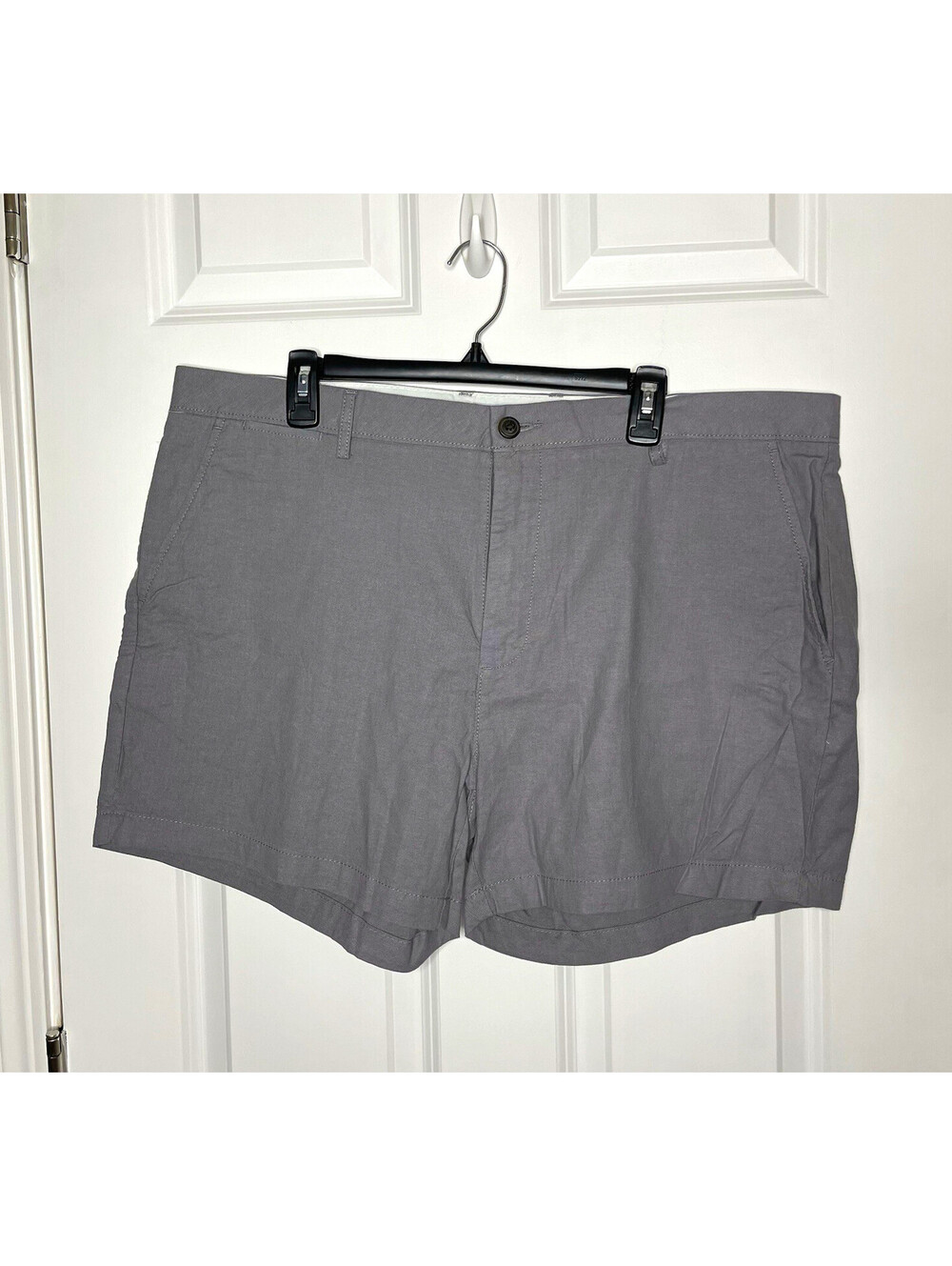 Amazon Essentials Men's Gray Cotton Chino Shorts Flat Front Button Pockets - 40